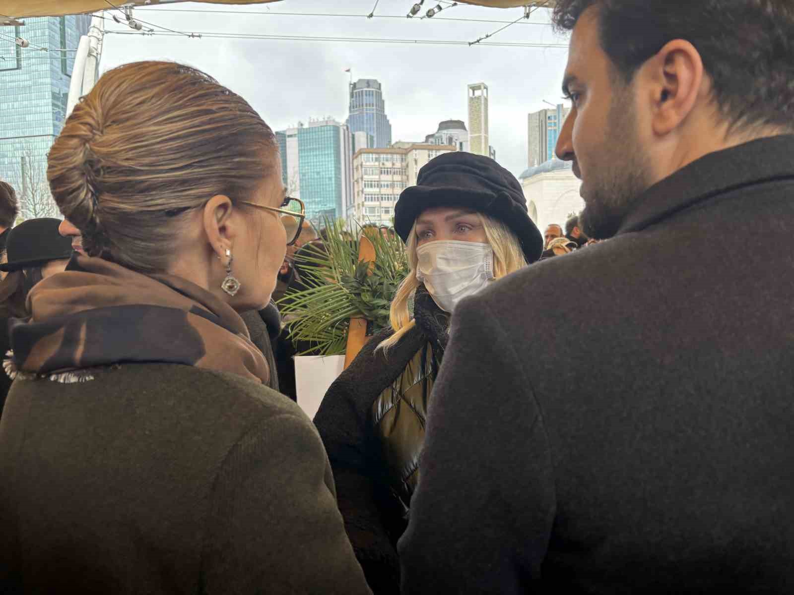 sarkici fatih urek son yolculuguna ugurlandi 3 Xs19J4fX