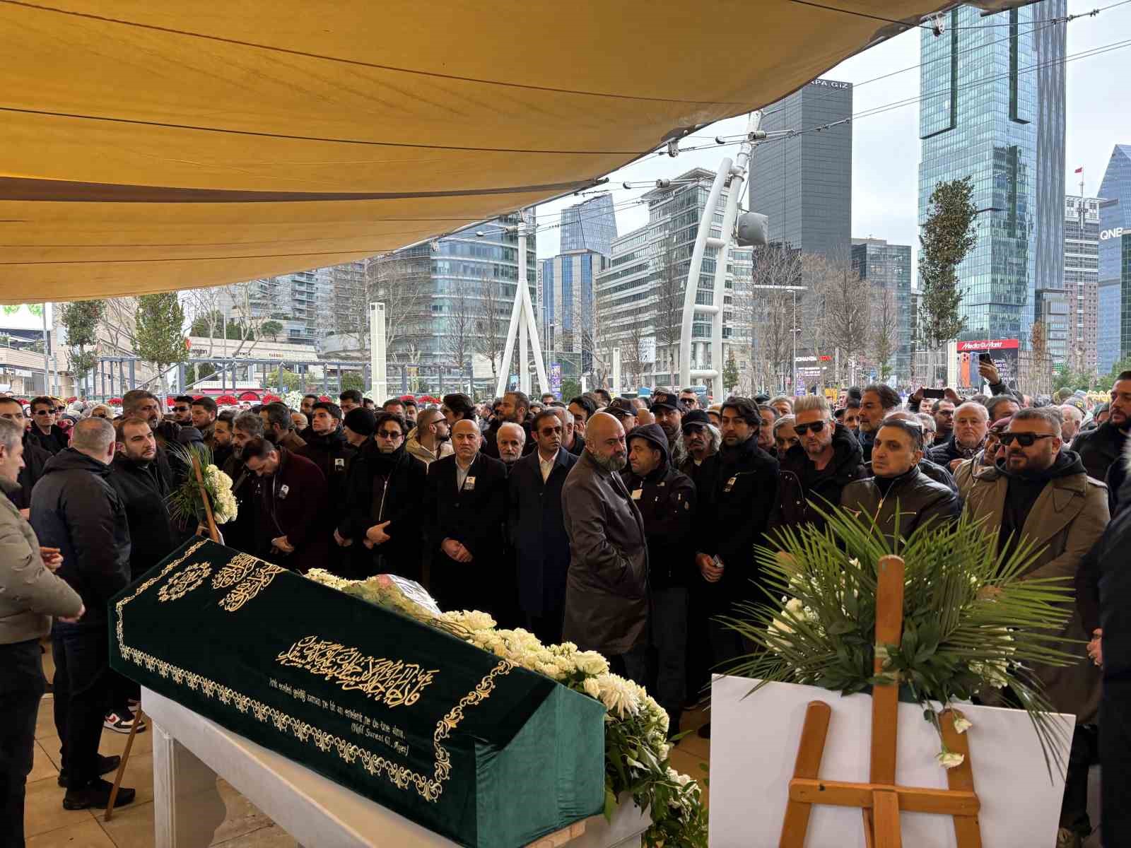 sarkici fatih urek son yolculuguna ugurlandi 5 z3OGAg5j