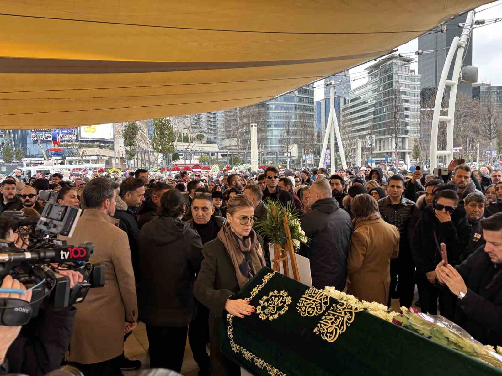sarkici fatih urek son yolculuguna ugurlandi 7 dq5de21c