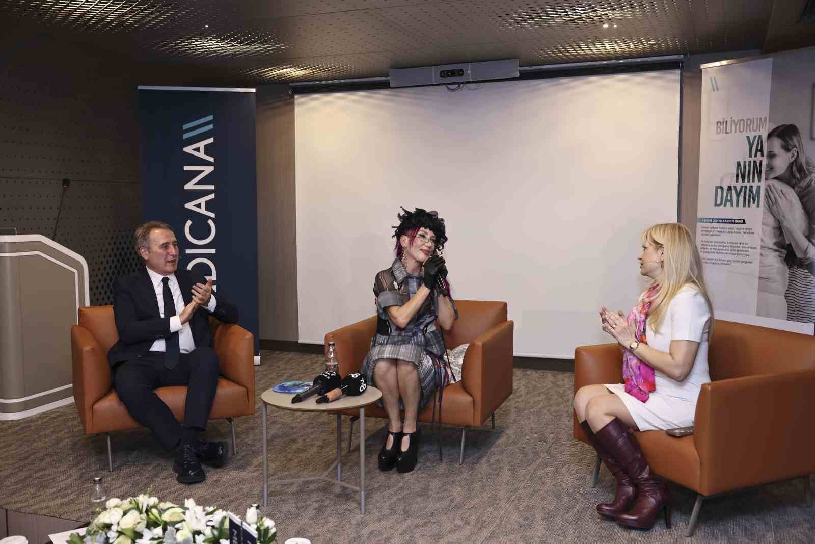 sarkici hande yener kanser surecini medicanada anlatti drenlerle sahneye cikip dans ettim 0 3UcrgZq4