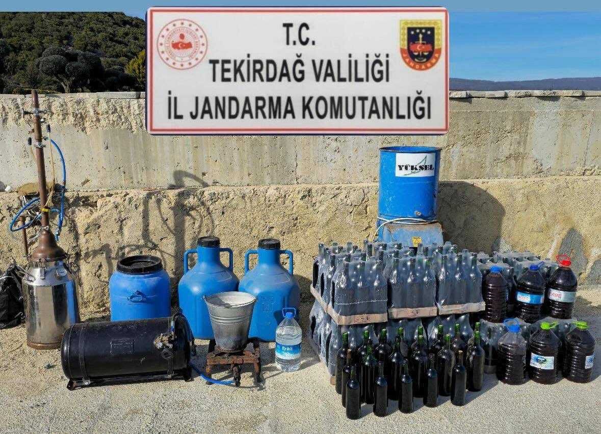 sarkoyde jandarmadan operasyon uyusturucu silah ve kacak icki ele gecirildi 0 HspdBPOM