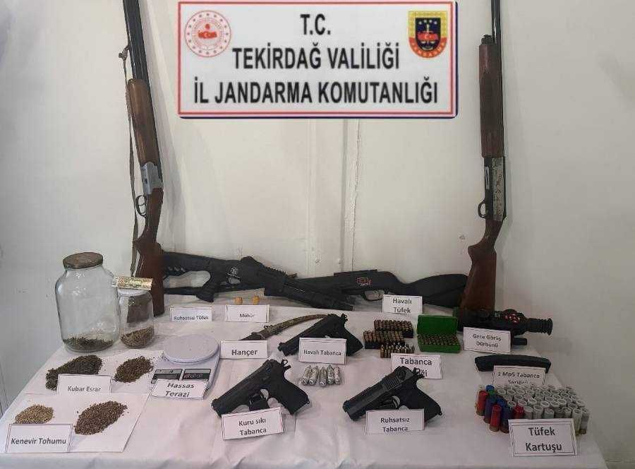 sarkoyde jandarmadan operasyon uyusturucu silah ve kacak icki ele gecirildi 1
