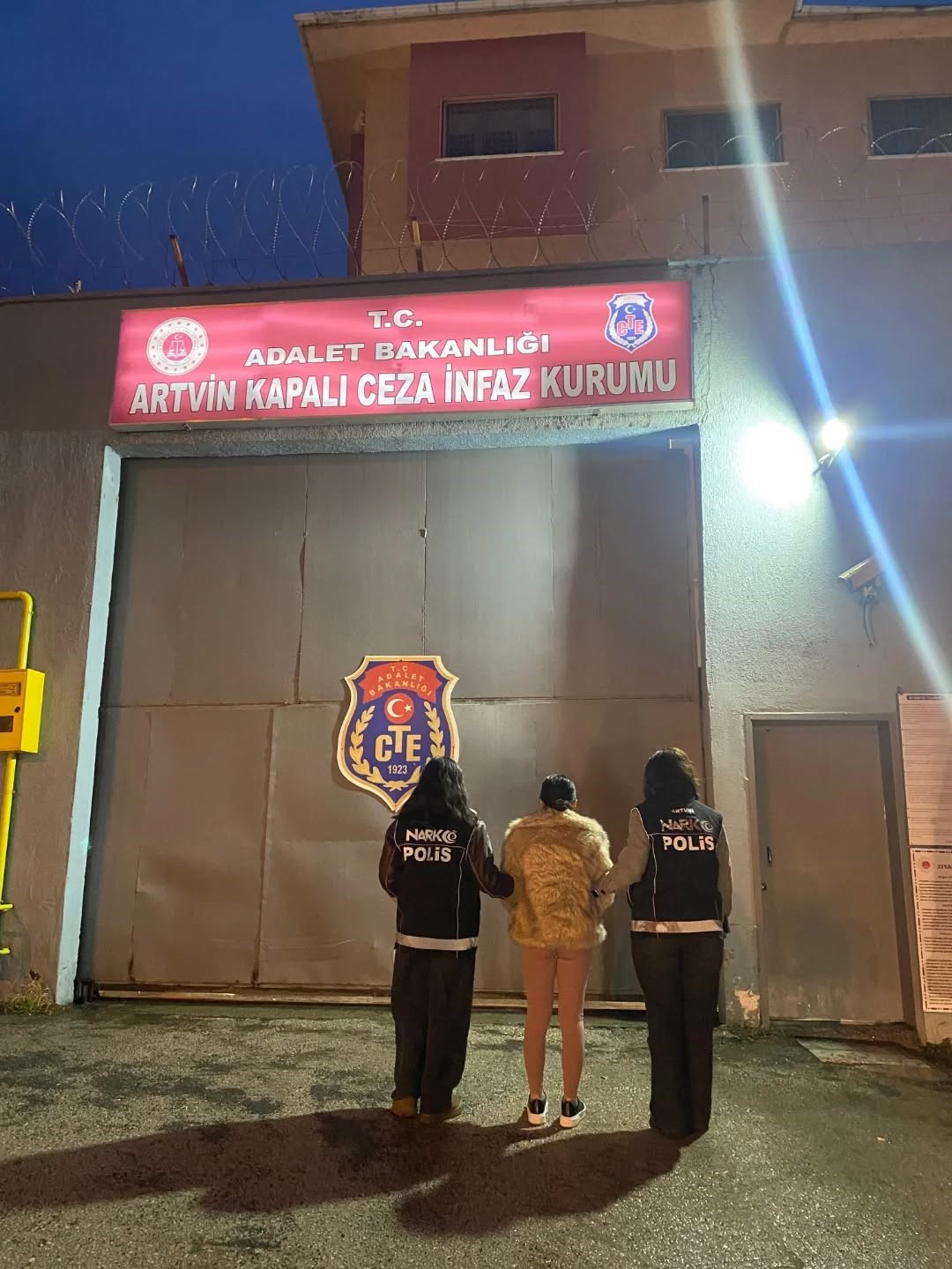 sarp sinir kapisinda 1 milyon tl degerinde kokain ele gecirildi 2 PiMiq4V2