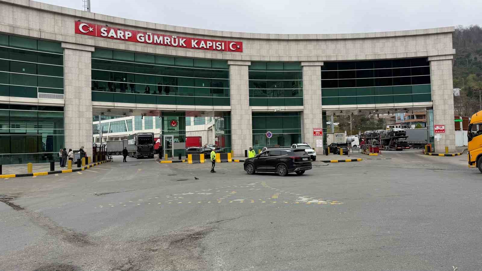 sarp sinir kapisinda bayram tatili yogunlugu 4 vHi2ImBh
