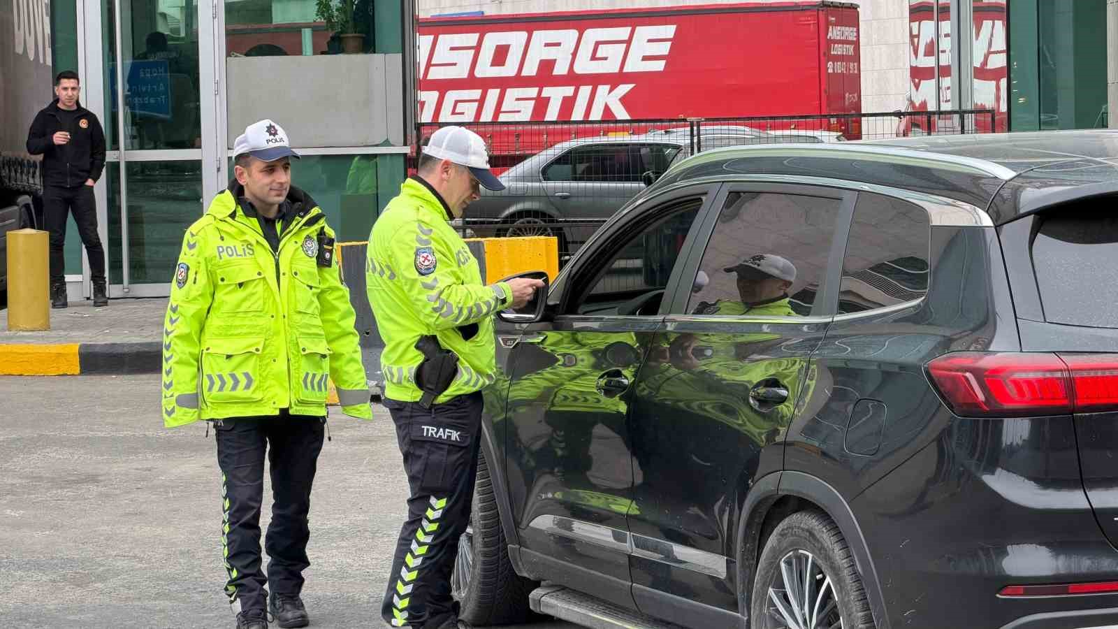 sarp sinir kapisinda bayram tatili yogunlugu 5 umB3PhSN