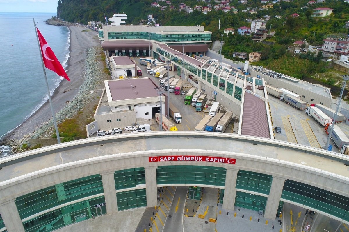 sarp sinir kapisinda kasimda rekor tir trafigi 1 c6C2kPfz