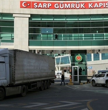 sarp-sinir-kapisinda-kasimda-rekor-tir-trafigi-SO9Zi1yF.jpg