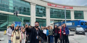 sarp-sinir-kapisinda-yolcu-gecisi-5-milyonu-asti-uHeCrTpC.jpg