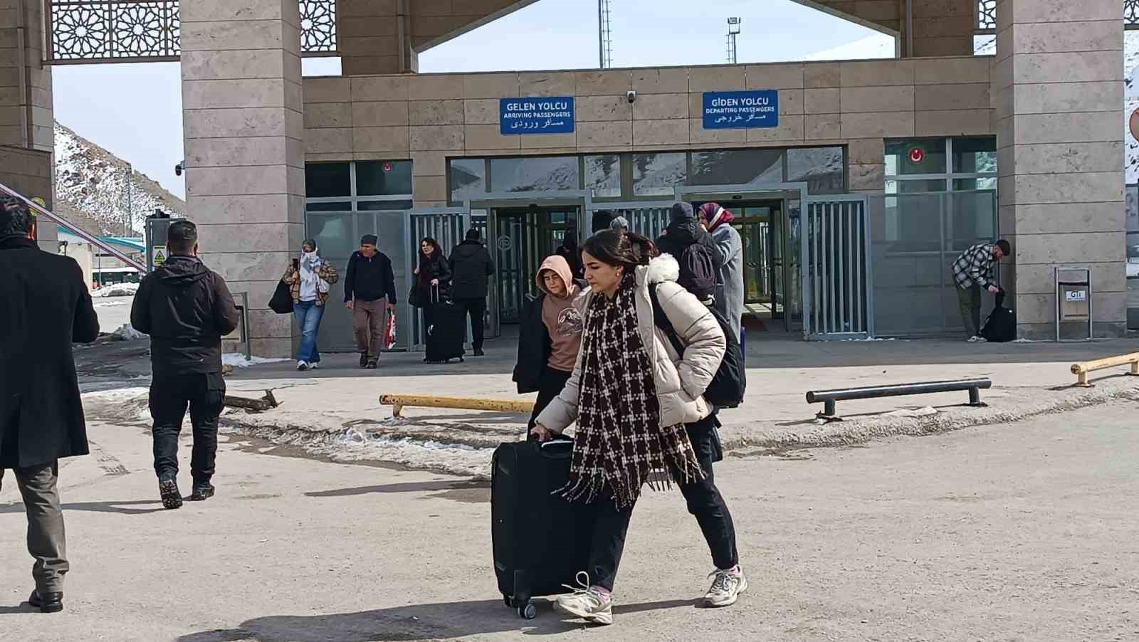 savas sonrasi iranlilar ulkelerine donuyor 0