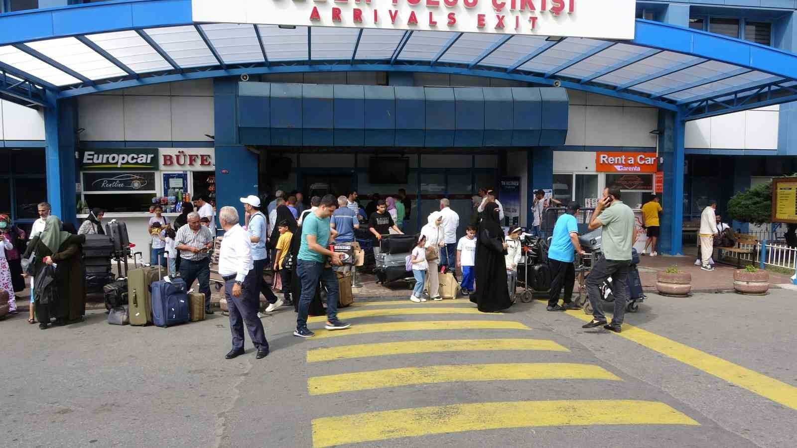 savasin golgesi dogu karadeniz turizminin uzerine dustu rezervasyonlar durdu 2 R8NbOW7T