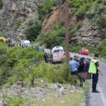 savsat-deresine-ucan-kamyonet-cikarildi-kayip-baba-ve-ogul-araniyor-w3V1qDHn.jpg