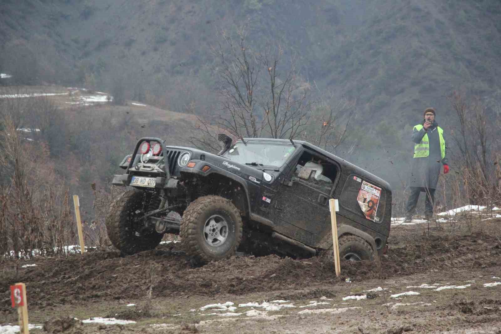 savsatta 5 off road oyunlari nefes kesti 4