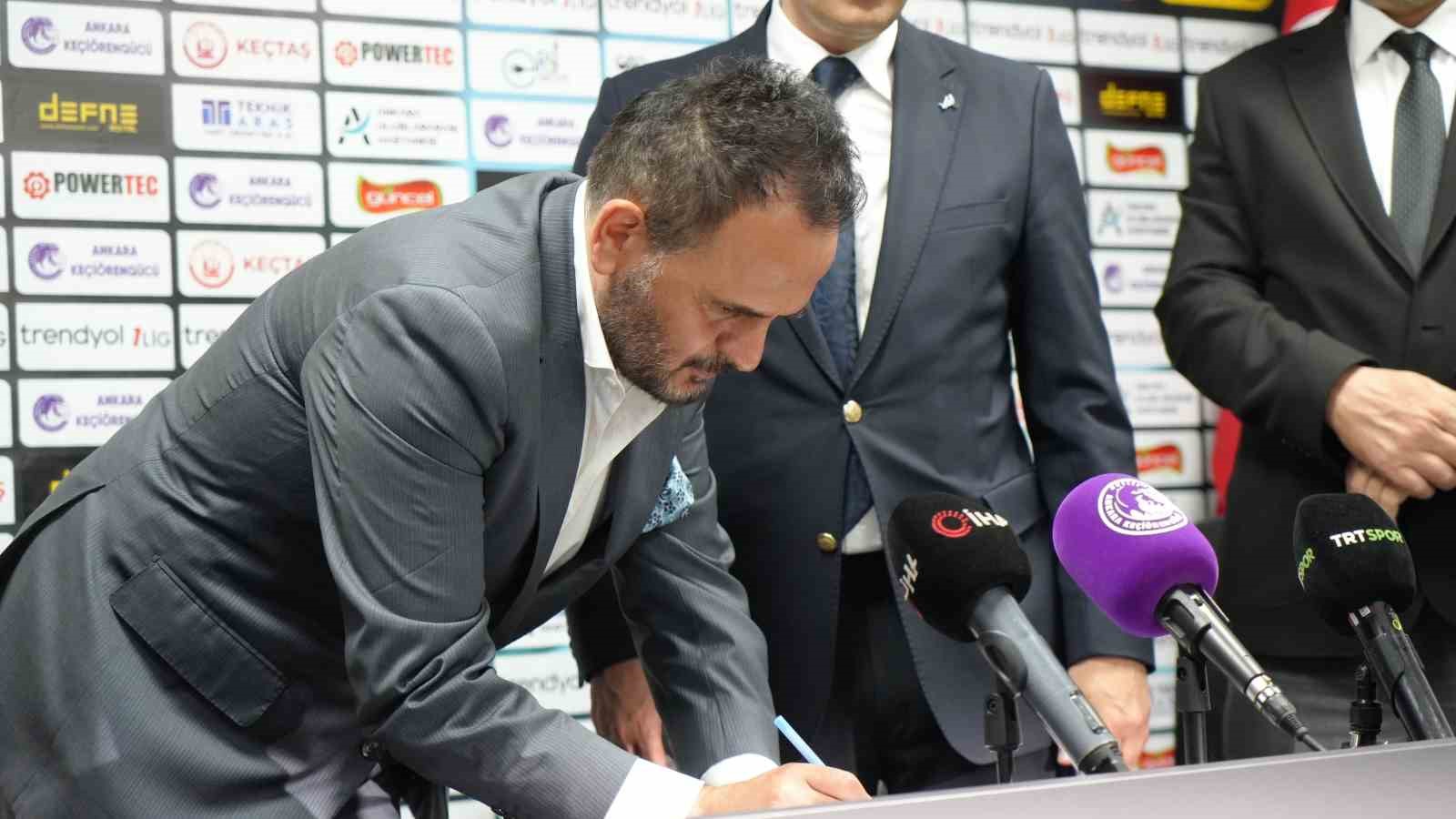 Sedat Tahiroğlu: "Süper Lig’de olmayı düşünüyoruz" 4 sedat tahiroglu super ligde olmayi dusunuyoruz 0 yuKi6jYn