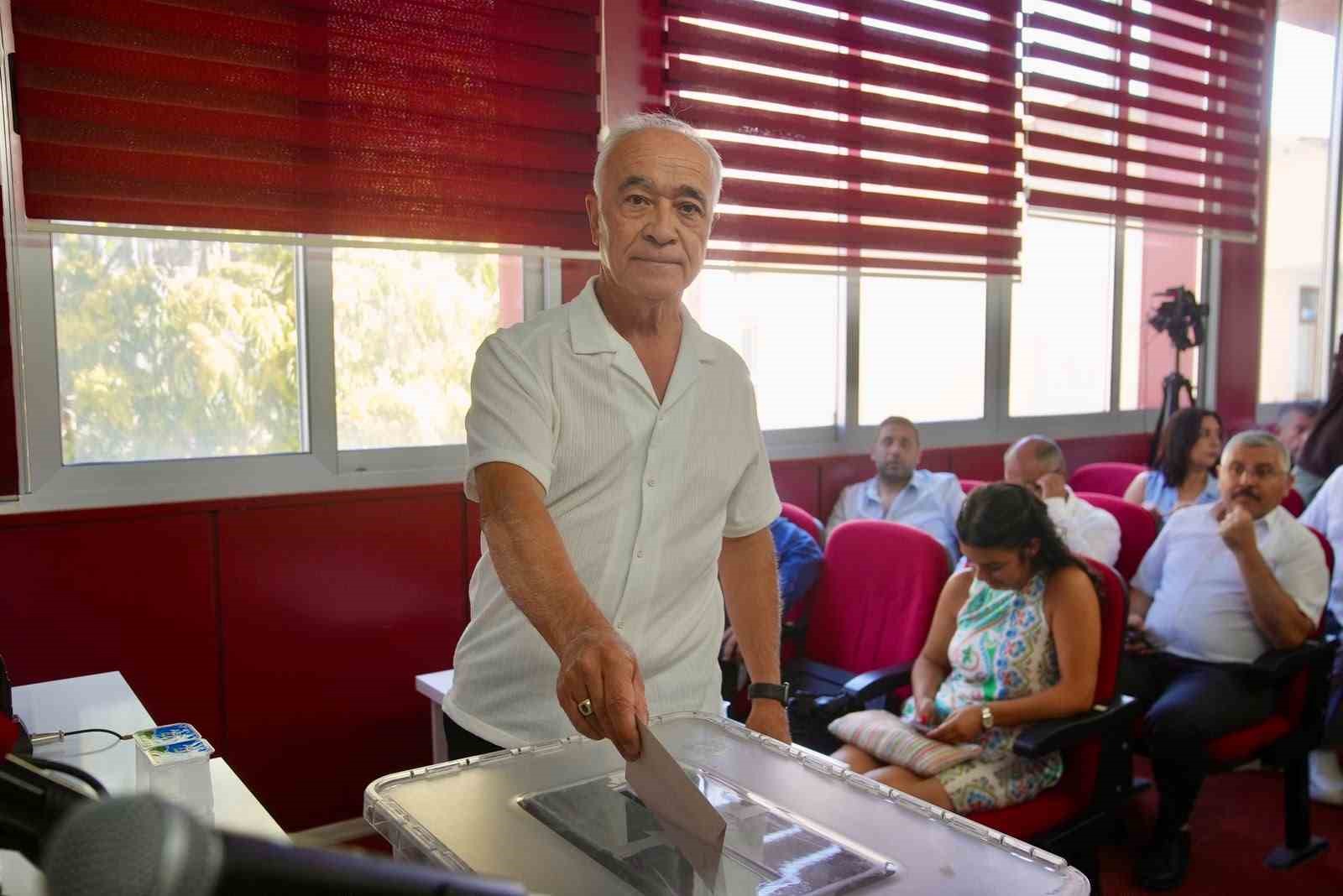 Seferihisar Belediye Başkan Vekili, Fuat Gümüş oldu 4 seferihisar belediye baskan vekili fuat gumus oldu 0 HdRi2f7C
