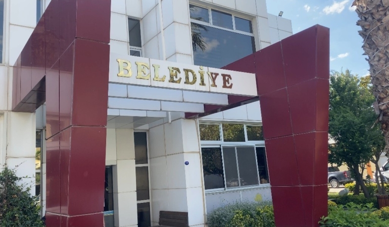 seferihisar-belediyesine-yonelik-operasyonda-7-supheli-adliyede-VdSrrkJX.jpg