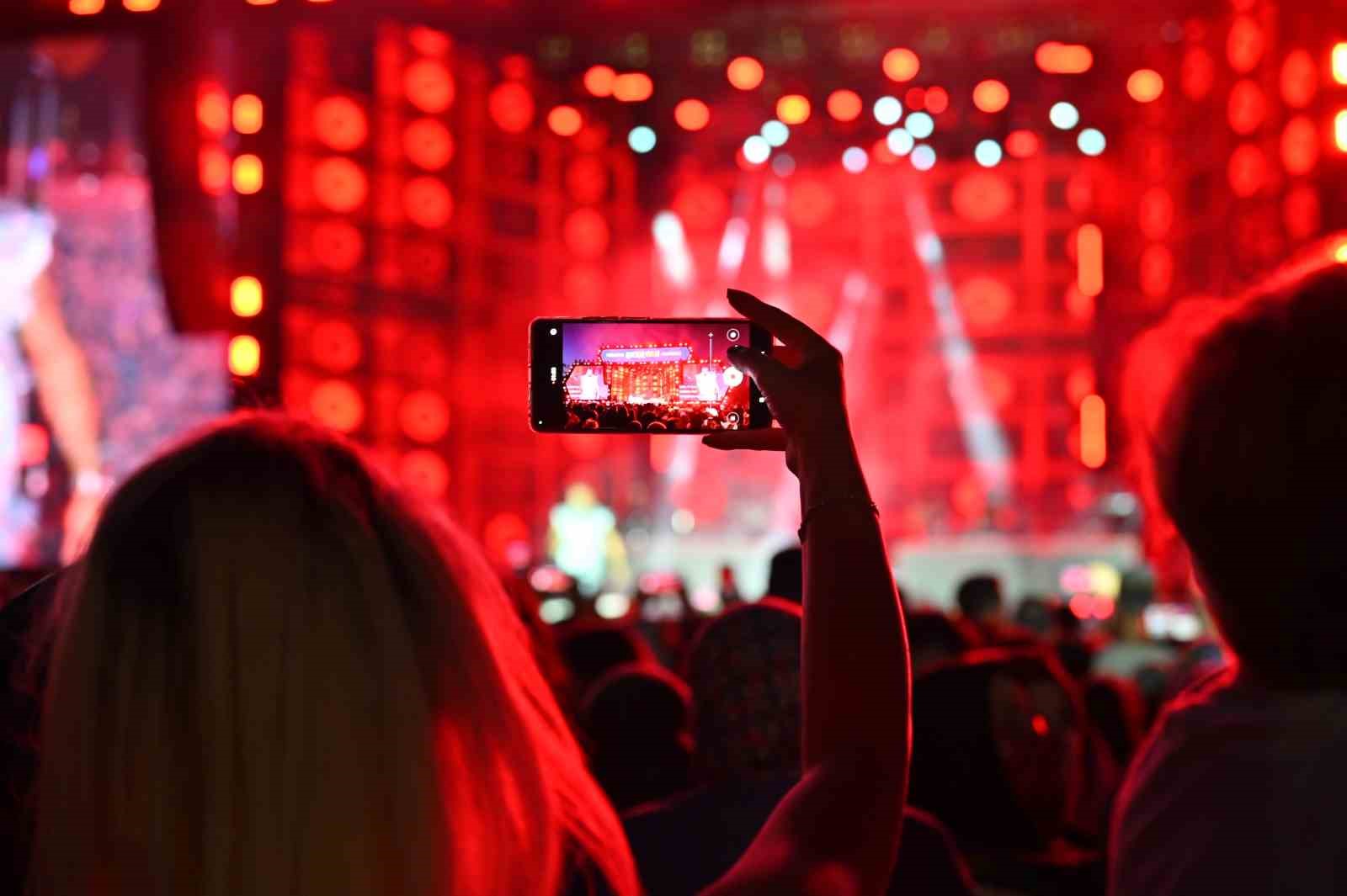 sefo festivalde muzikseverlere unutulmaz anlar yasatti 0