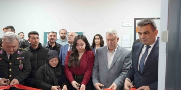 sehidin-adi-koy-okulundaki-kutuphaneye-verildi-ailesi-gozyaslarina-hakim-olamadi-DUpm84LH.jpg