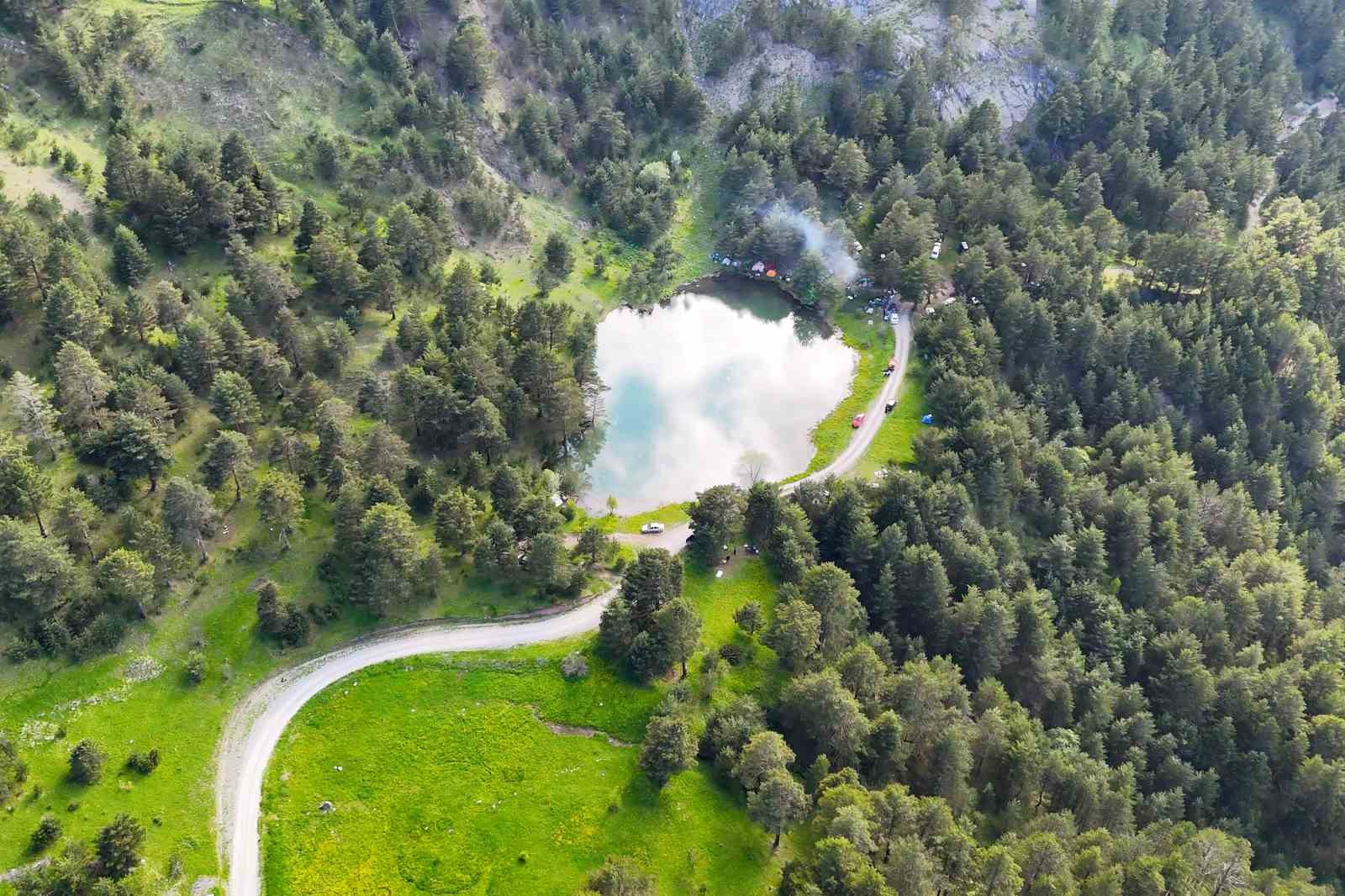 sehir hayatindan kacanlar gumushanenin o golunde bulustu 0 iWKOEdmd