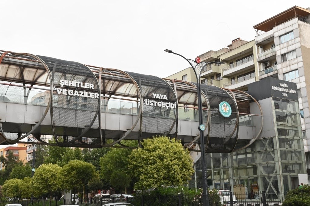 sehir magandalari kamerada yuruyen merdiveni durdurup kactilar 1 pP71I2va