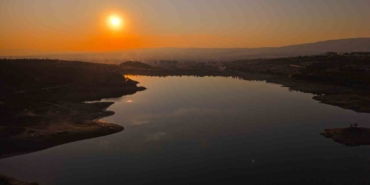 sehir-merkezine-birkac-kilometre-uzaklikta-gun-batimi-manzarasiyla-mest-ediyor-DfPy6Ems.jpg