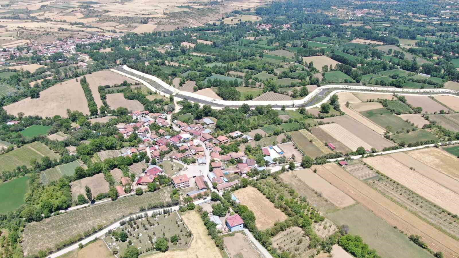 Şehir merkezine yakın köylere kadar inen ayı için Milli Parklar fotokapan kurdu 8 sehir merkezine yakin koylere kadar inen ayi icin milli parklar fotokapan kurdu 4 49kZWNy6