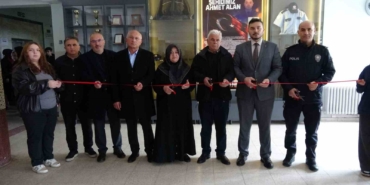 sehit-ahmet-alanin-hatiralari-sehadetinin-yil-donumunde-adini-tasiyan-okulda-yerini-aldi-TxTJ5yBt.jpg