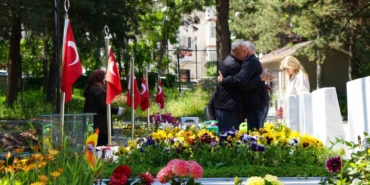 sehit-aileleri-ve-gazi-yakinlari-bayram-arefesinde-sehitlikleri-ziyaret-etti-IORe5ifR.jpg