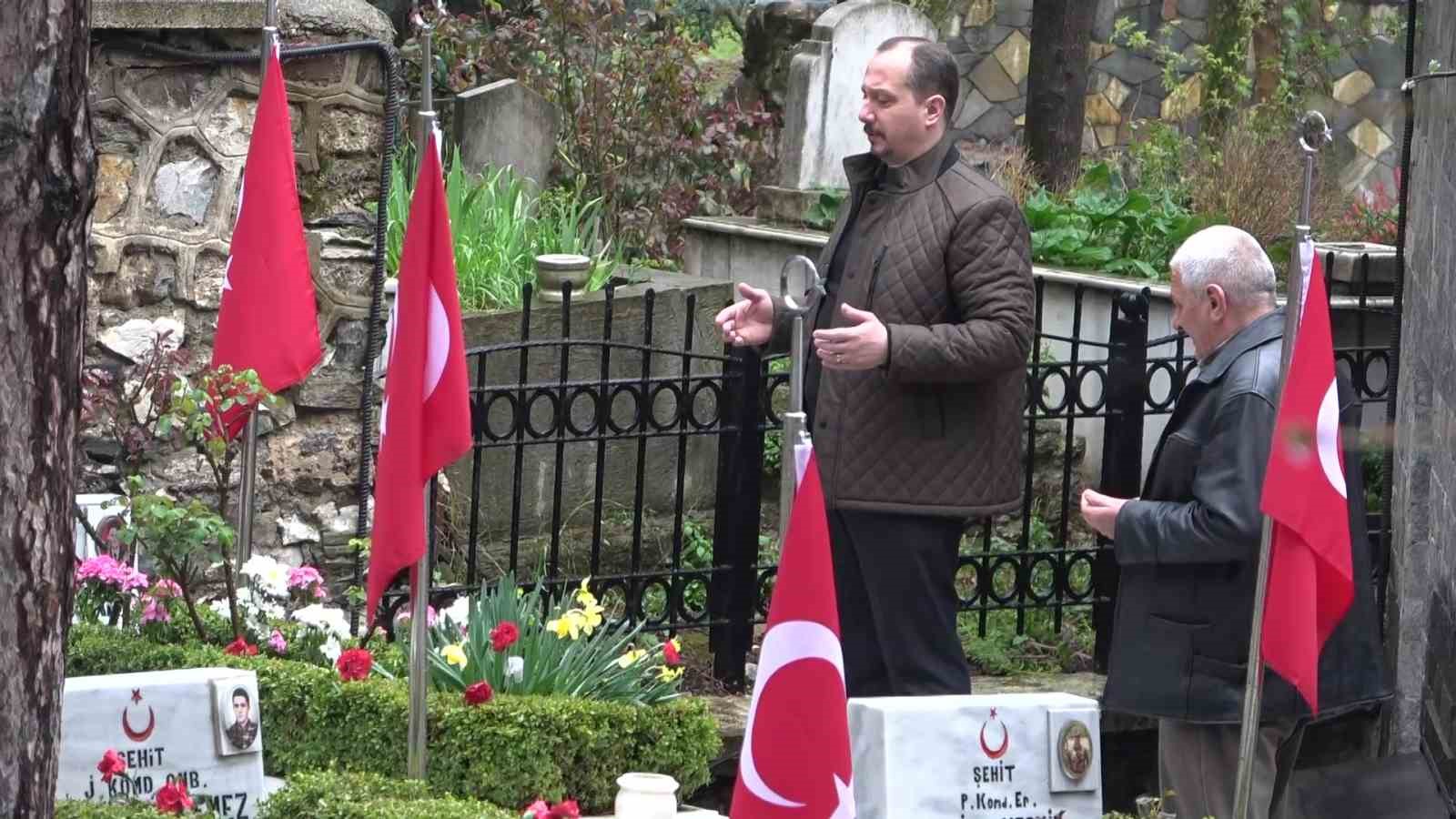 sehit ailelerinden bayram ziyareti 0 XszFlQwV
