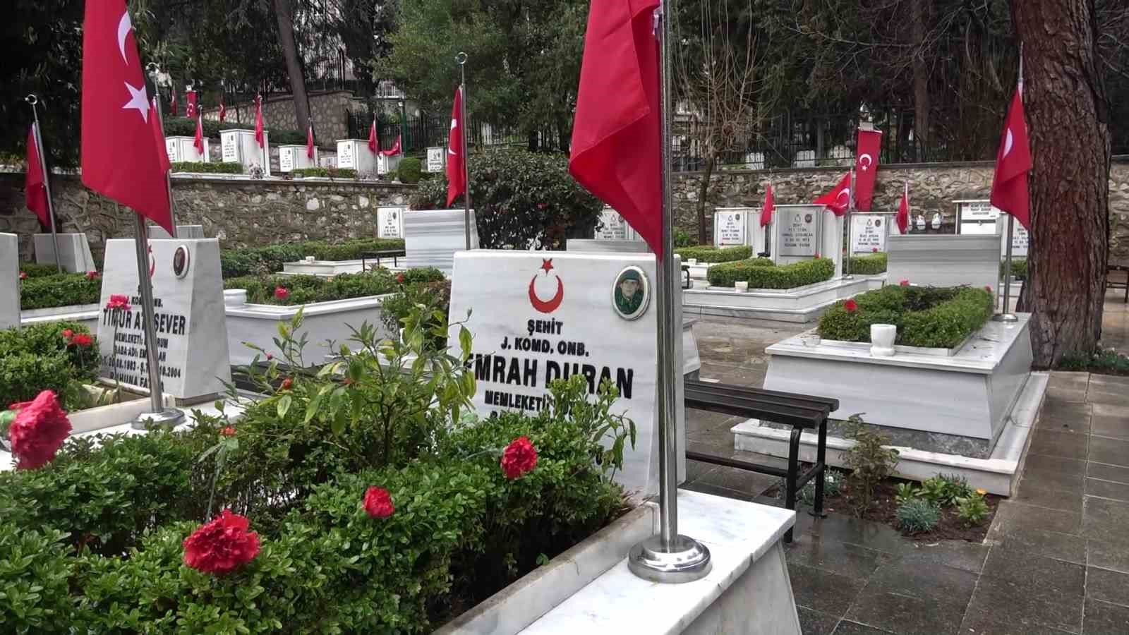 sehit ailelerinden bayram ziyareti 6 7wbUhfXH