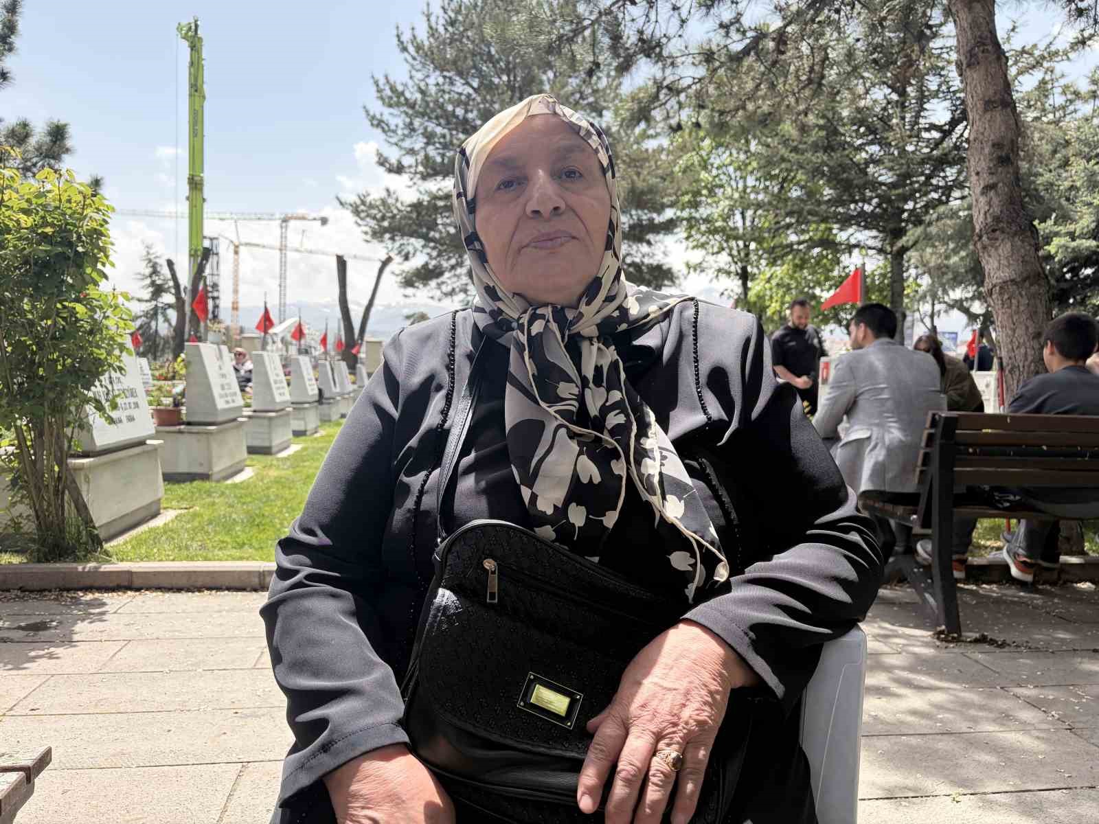 sehit anneleri anneler gununde evlatlarina kostu 2 D7uFhIfF