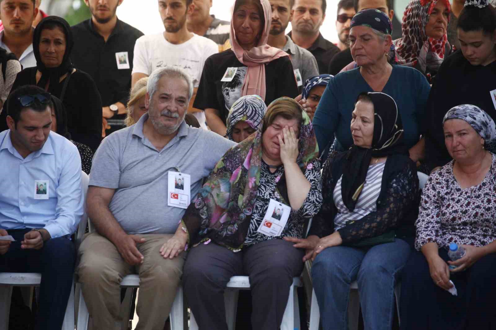 sehit annesi benim oglum burada yatarken anneler gunu gelmis neyimize bizim 1 cleZeGGv