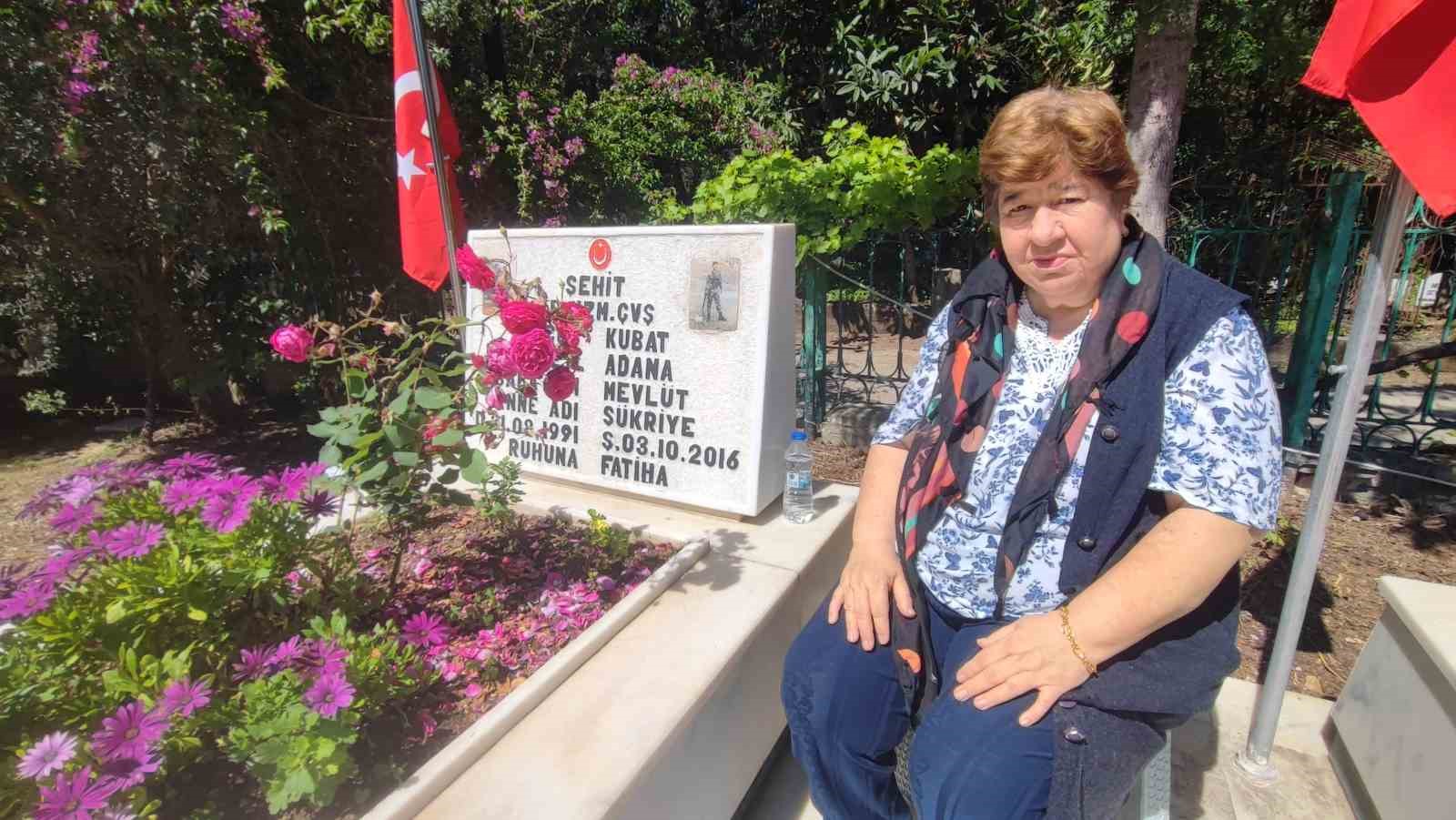 sehit annesi benim oglum burada yatarken anneler gunu gelmis neyimize bizim 4