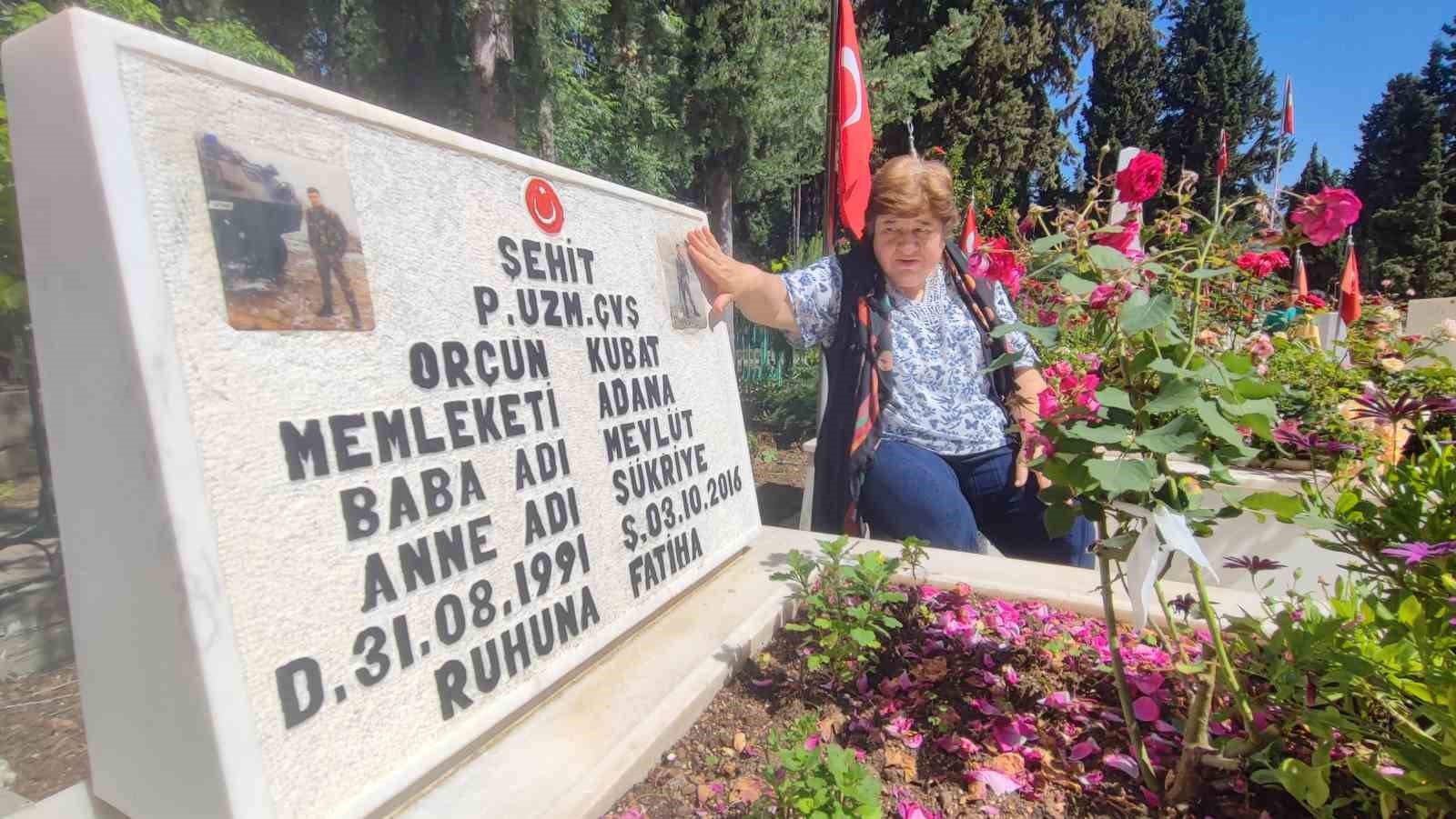 sehit annesi benim oglum burada yatarken anneler gunu gelmis neyimize bizim 5 GhNq7BkA