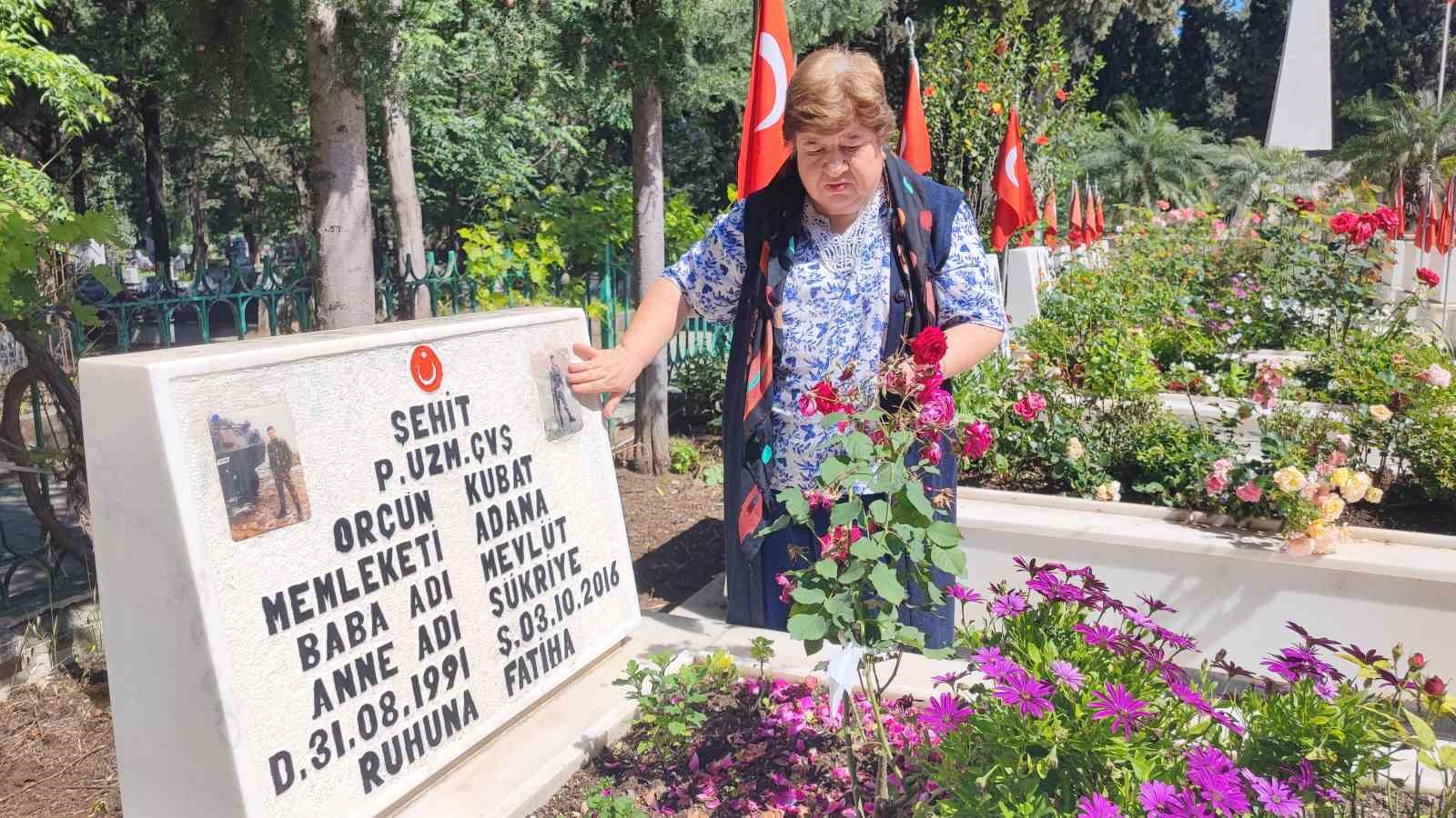 sehit annesi benim oglum burada yatarken anneler gunu gelmis neyimize bizim 6 Fv45lhVR