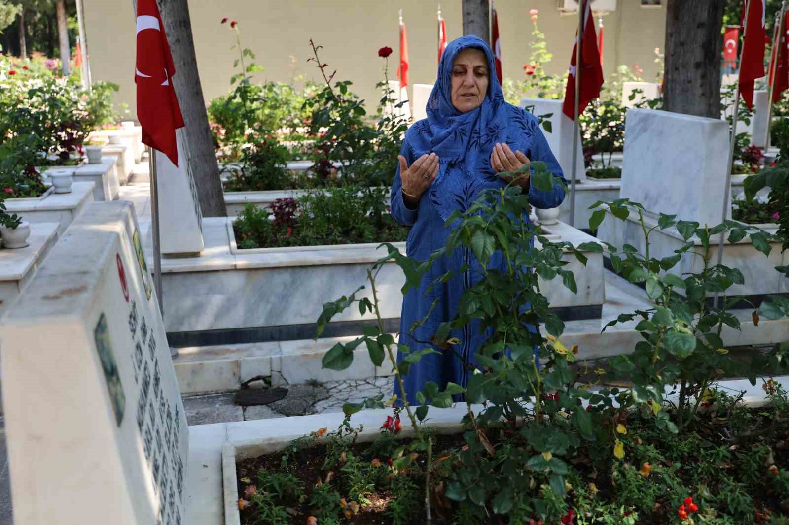 sehit annesi yasiyor muyum yasamiyor muyum bilmiyorum 1 8nLl63Xi