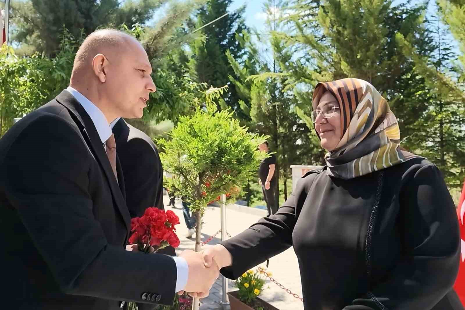 sehit annesinden yurek burkan sozler gelmesem kustu zannediyorum 1 VGHNNfHe