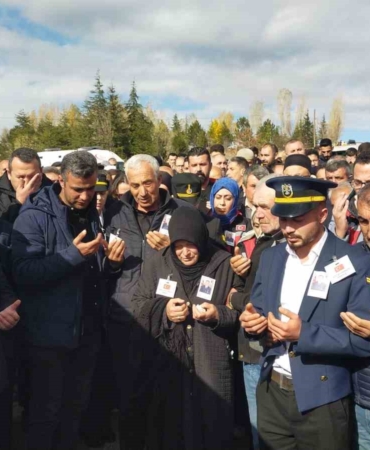 sehit-astsubay-icin-baba-ocagindan-helallik-alindi-B6qZ6Etv.jpg
