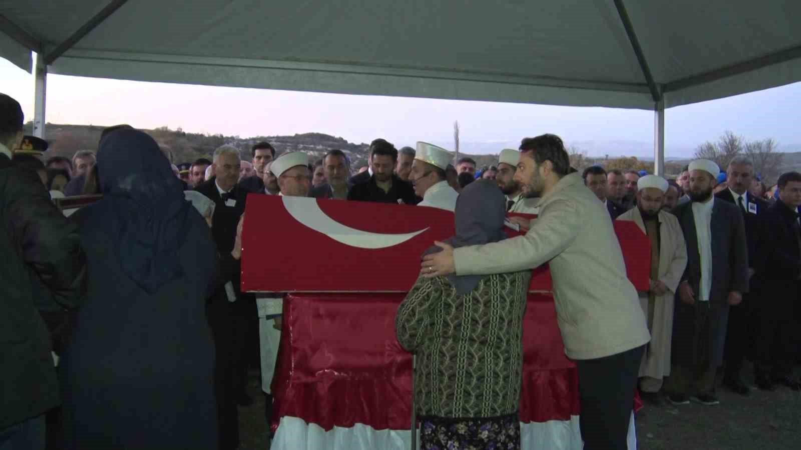 Şehit Astsubay Ramazan Yağız, Bursa’da son yolculuğuna uğurlandı 6 sehit astsubay ramazan yagiz bursada son yolculuguna ugurlandi 2 rLIHUnuf