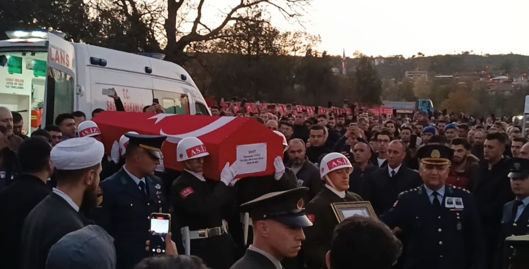 Şehit Astsubay Ramazan Yağız, Bursa’da son yolculuğuna uğurlandı 7 sehit astsubay ramazan yagiz bursada son yolculuguna ugurlandi 3 IlhhDa8k