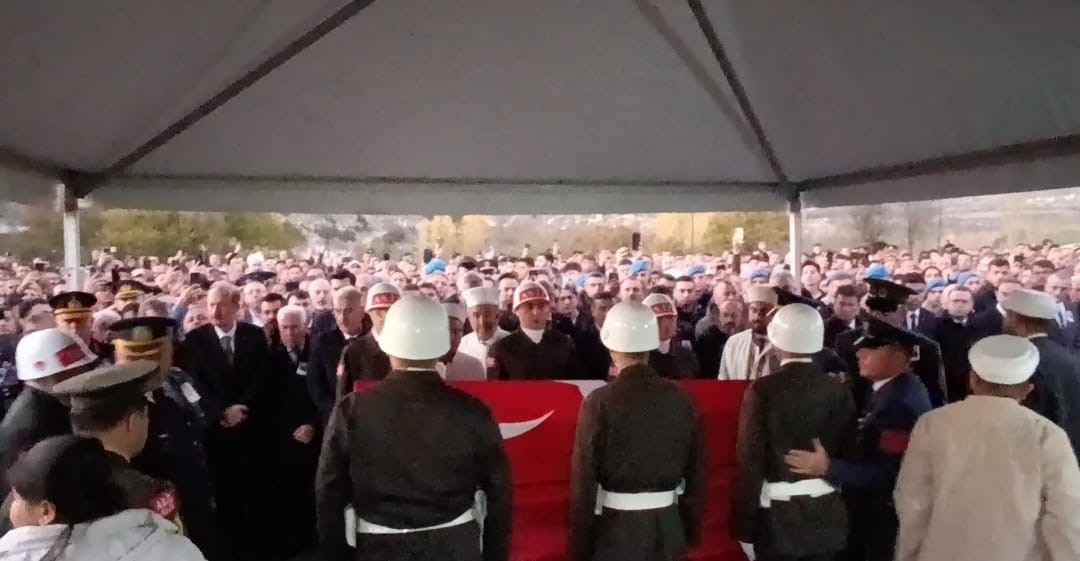 Şehit Astsubay Ramazan Yağız, Bursa’da son yolculuğuna uğurlandı 8 sehit astsubay ramazan yagiz bursada son yolculuguna ugurlandi 4 32vwAAdR
