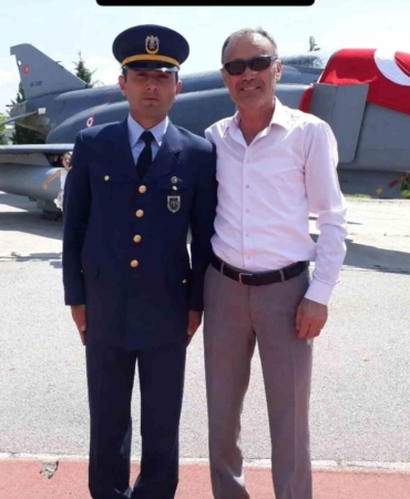 sehit-astsubay-ustcavus-emre-altiokun-babasi-sehit-babasi-oldum-ne-mutlu-bana-gWu7Dblv.jpg
