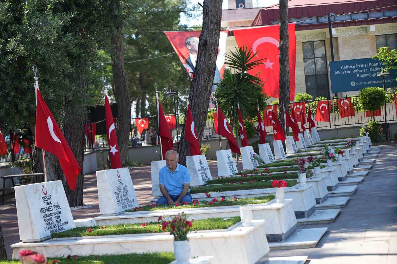 sehit babasi evladinin kabri basinda 30 sene gecti ama kolay gecmedi 5 gPOfGMR4