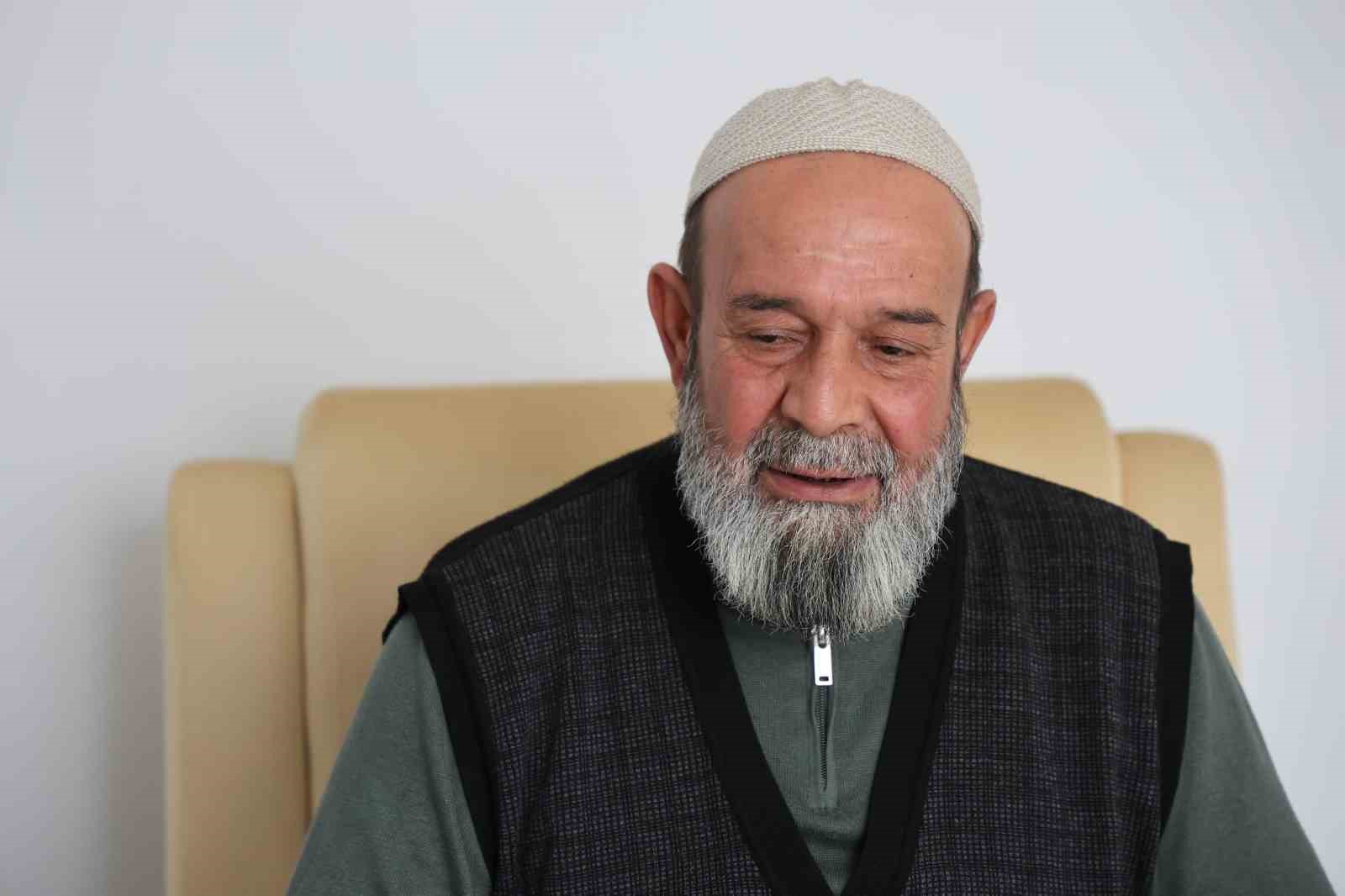 sehit babasi oglundan kalan koleksiyona gozu gibi bakiyor 4 3JCIPqdH