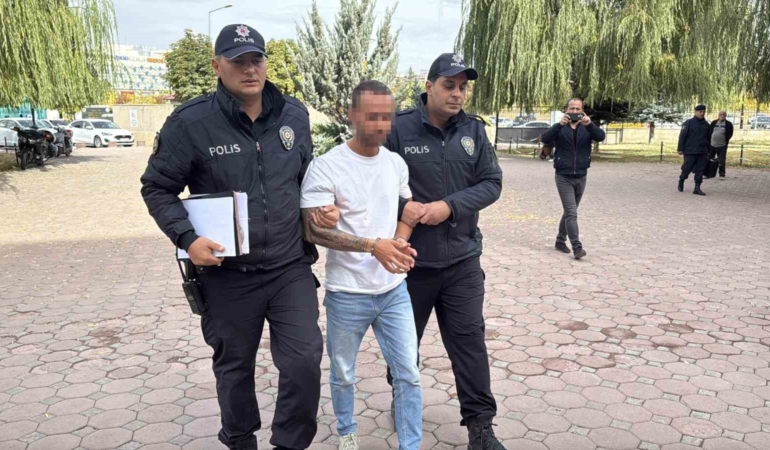 sehit-babasina-hakaret-eden-otobus-soforunden-gazetecilere-suradan-da-cek-JFpDE8LE.jpg