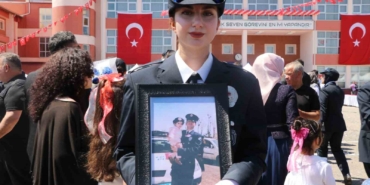 sehit-babasinin-izinden-giderek-polis-oldu-XUk4yL6j.jpg