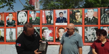 sehit-berkayin-getiremedigi-azerbaycan-cayi-kardes-ulkeden-ailesine-gonderildi-1SlIZucZ.jpg