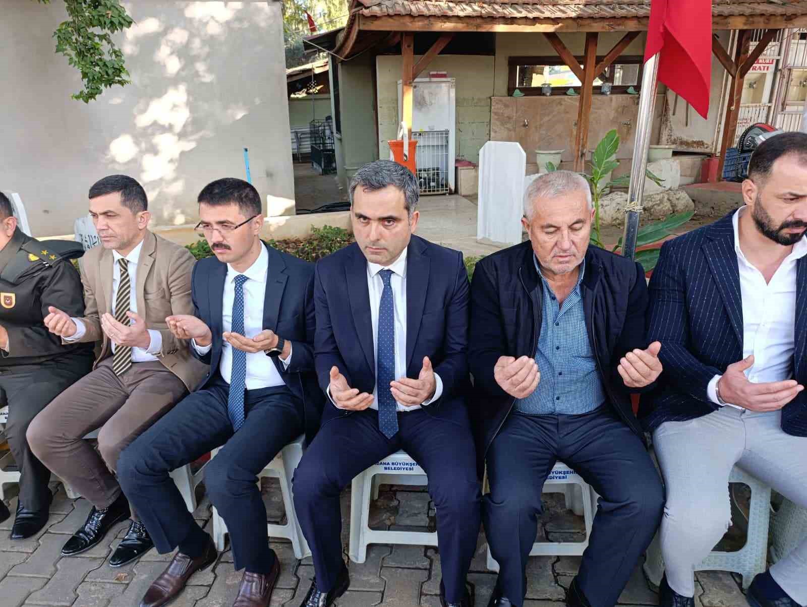 Şehit Bünyamin Çabuk kabri başında dualarla anıldı 5 sehit bunyamin cabuk kabri basinda dualarla anildi 1 YT8U51U5