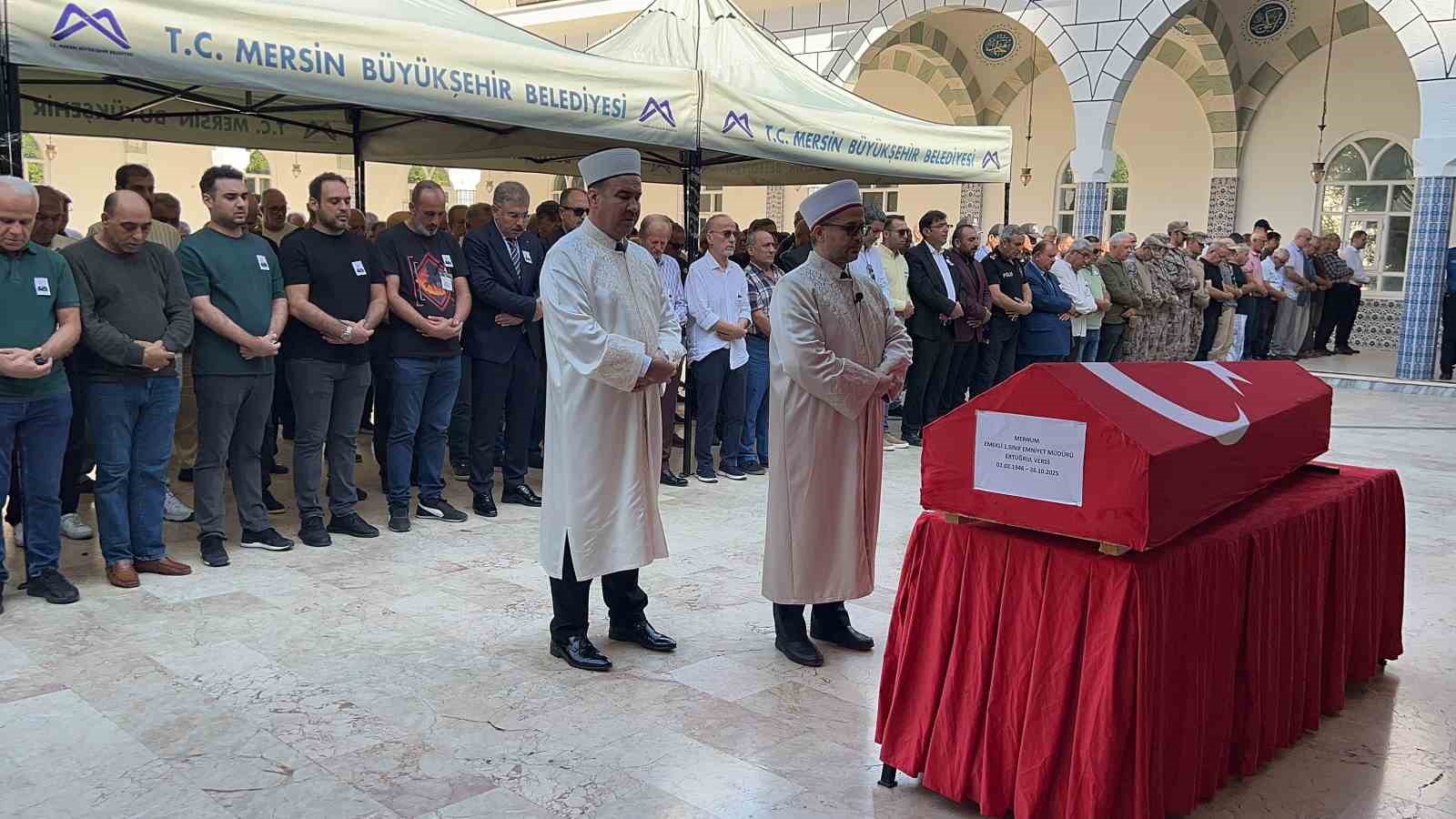 sehit emniyet muduru altug verdinin babasi mersinde topraga verildi 2 TsOjYNiw