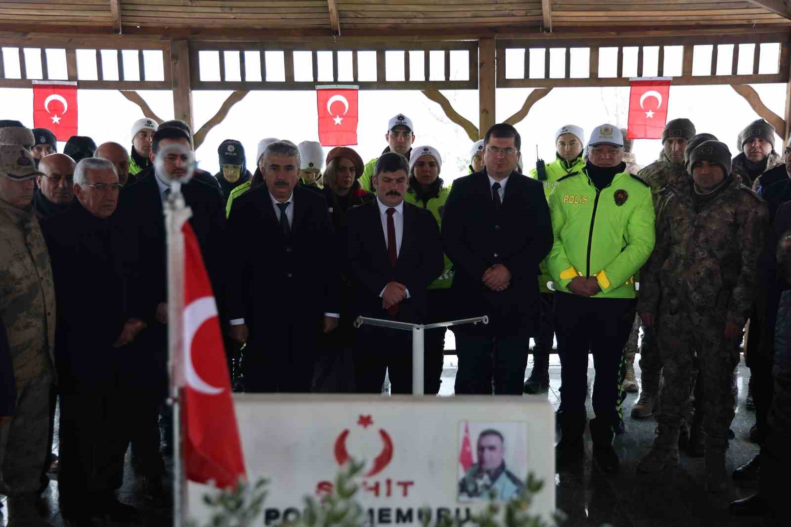 sehit fethi sekin kabri basinda anildi 4 wCqvAvEz