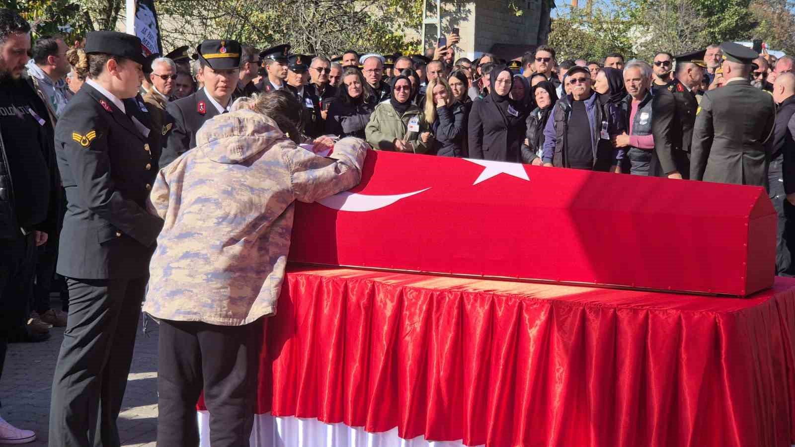 sehit hava astsubay ilker aykutun cenazesi tekirdaga getirildi 2 bzwmctBq
